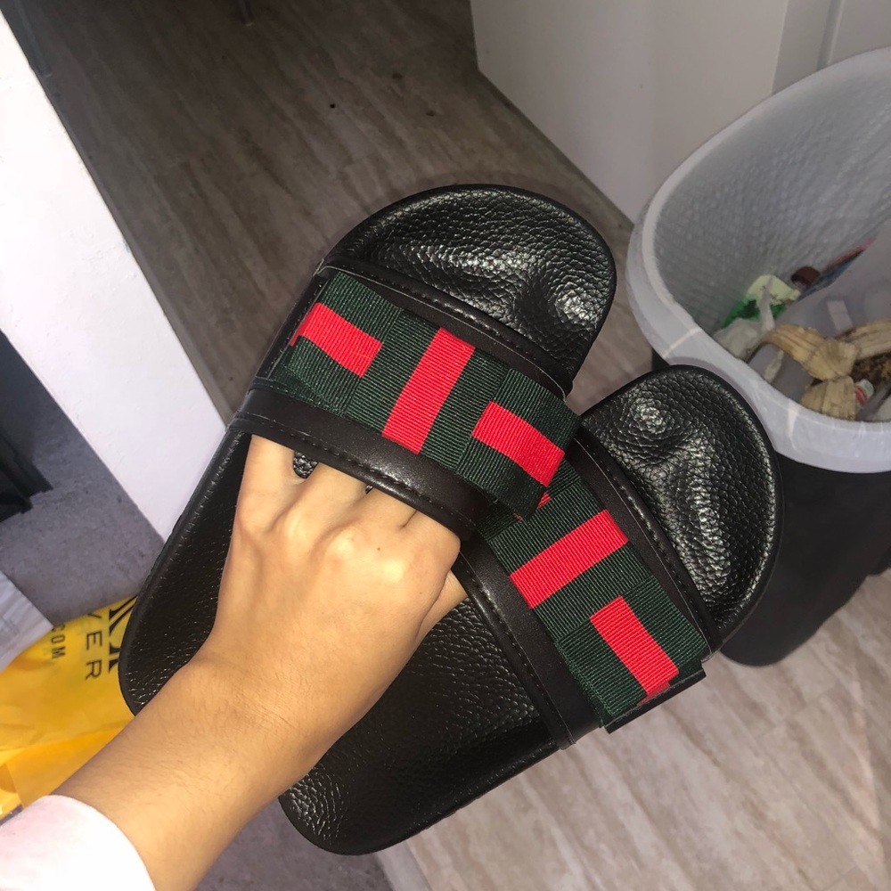 Gucci bow slides size 7